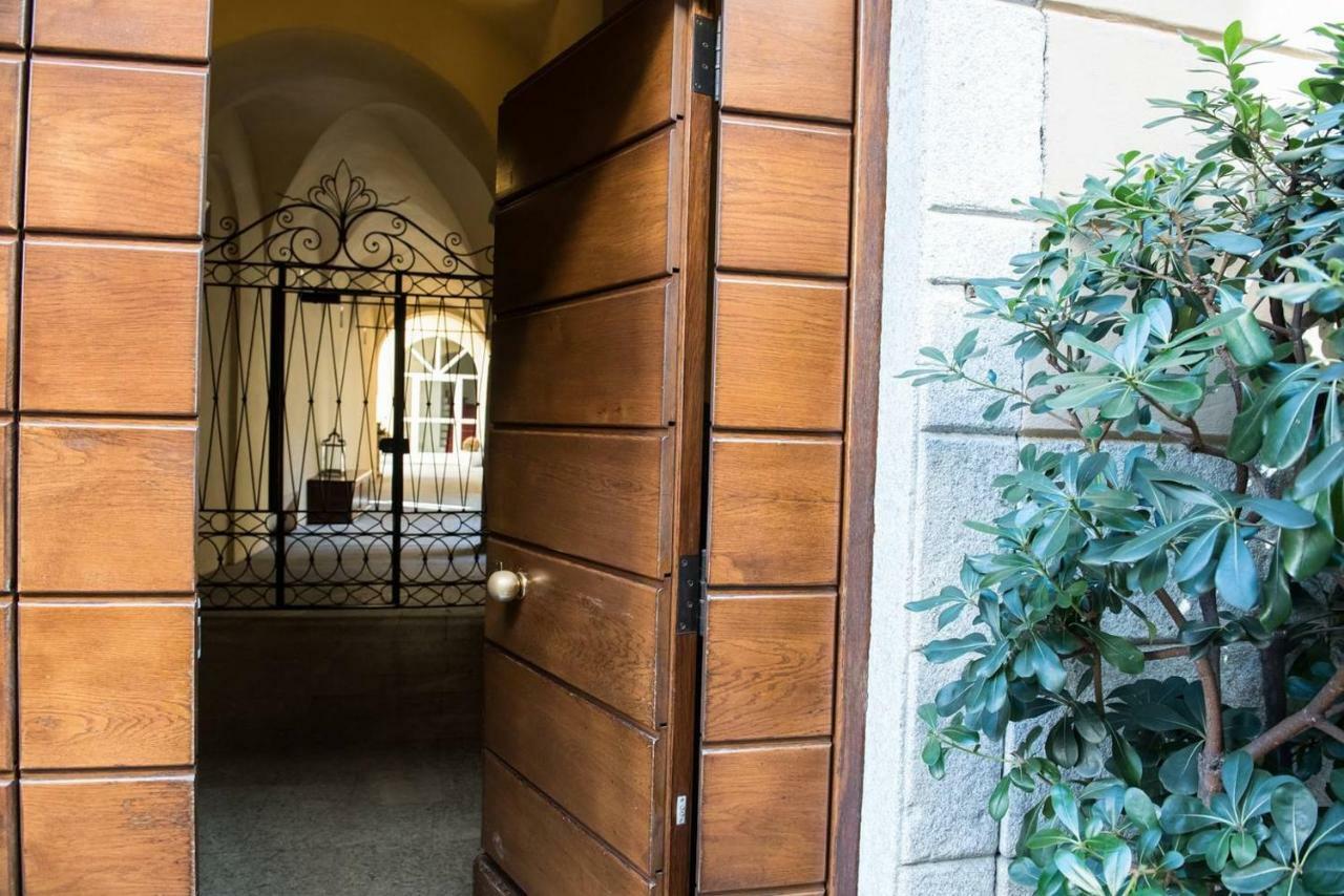 Lo Studio - The House Of Travelers Como Exterior photo